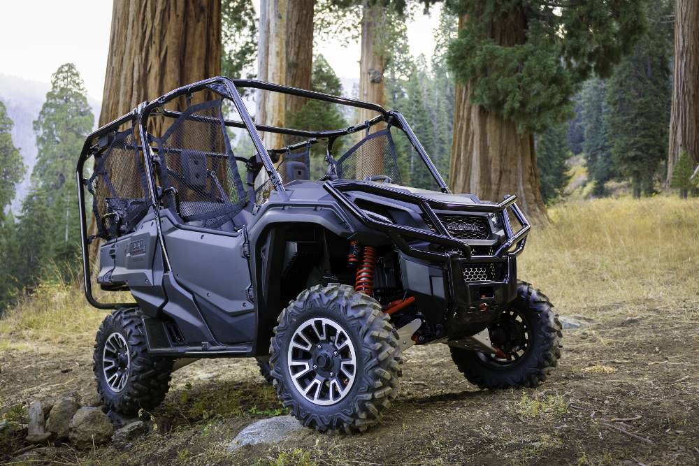 2017-honda-pioneer-1000-5-le-review-specs-side-by-side-utv-atv-sxs-limited-edition-utility-vehicle-16.jpg