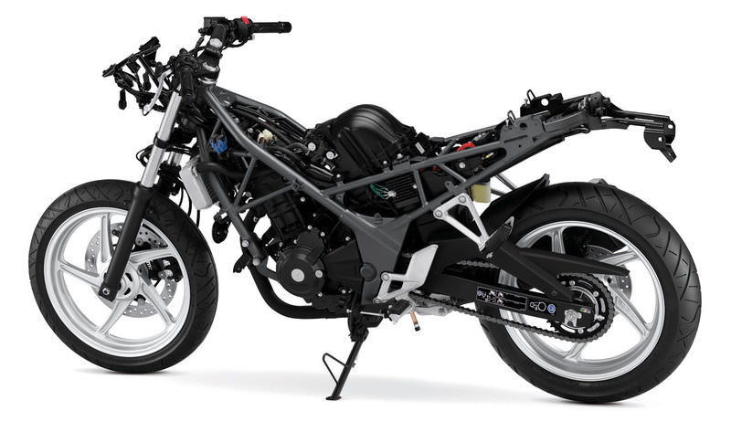 honda-cbr300r-review-specs-cbr-engine-frame-motorcycle-sport-bike-cbr300-cbr250-4.jpg