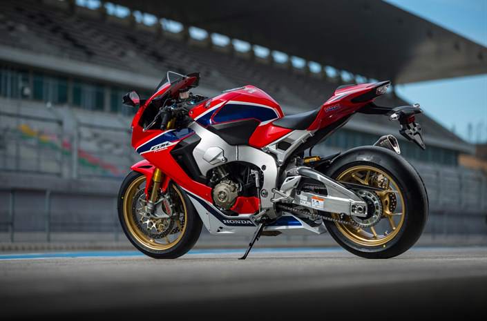 New 17 Honda Cbr1000rr Sp Review Cbr Specs Hp Tq Changes Price Release Date More