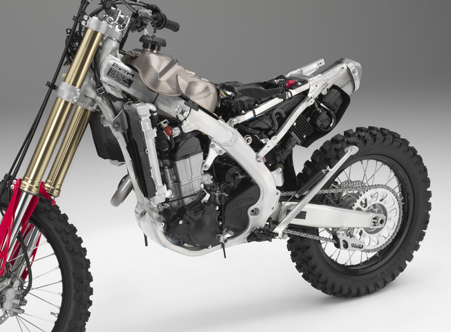 2019 Honda CRF450X Review / Specs | Motorcycle & Dirt Bike Buyer's Guide: CRF450X Price, Release Date, HP & TQ Performance Info + More!