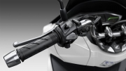 2021 Honda PCX Scooter Review / Specs | New handlebar controls