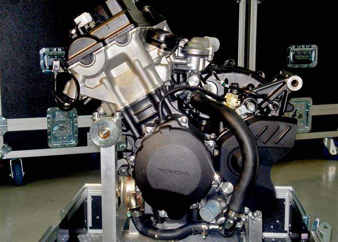 Honda CBR600RR Moto2 Race Bike Engine / CBR SuperSport SportBike 600 RR