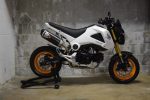 custom-honda-grom-msx125-white-two-brothers-exhaust-orange-wheels-motorcycle