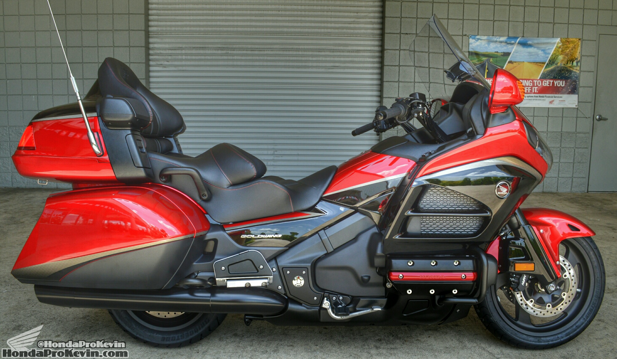 2015 Honda Gold Wing 40th Anniversary - Candy Red / Black GL1800